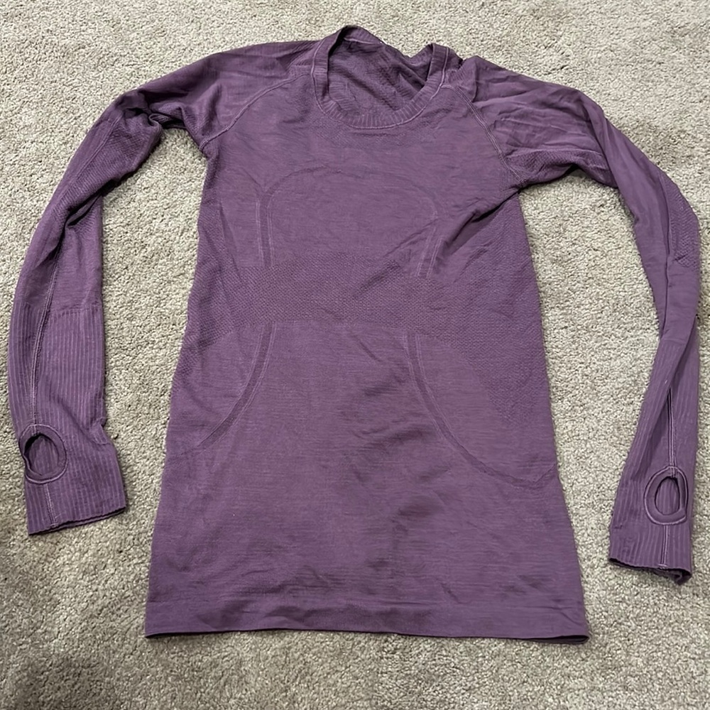 Hazy purple lululemon long sleeve top. Size 4